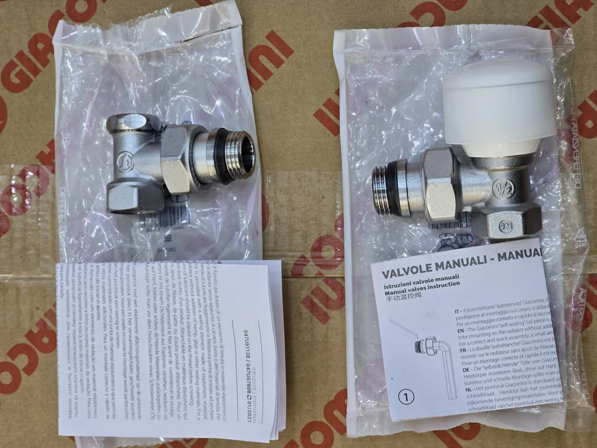 ANGLE VALVE